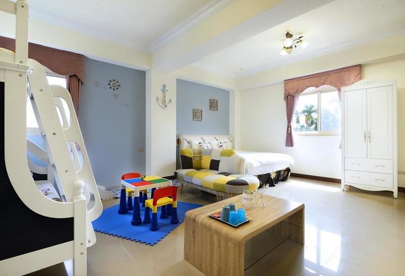 تختخواب و صبحانه Love Fun House