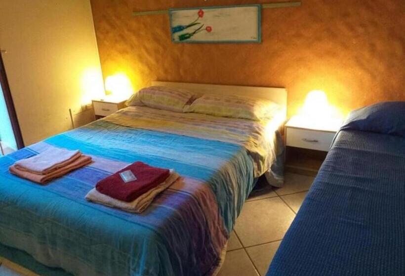 تختخواب و صبحانه Room In Bb   Bb Sciddicu Rooms, Lg