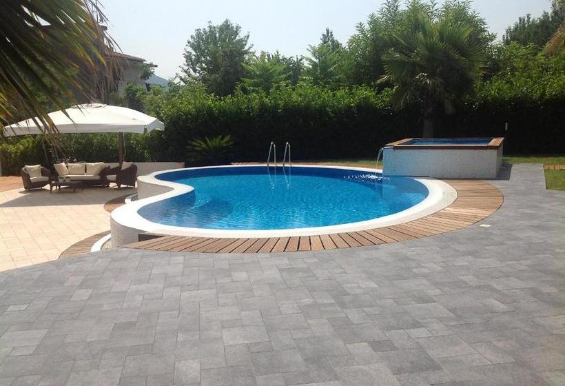 تختخواب و صبحانه Villa Soraya