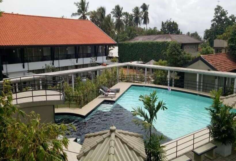 Garden Beach Hotel Kalutara