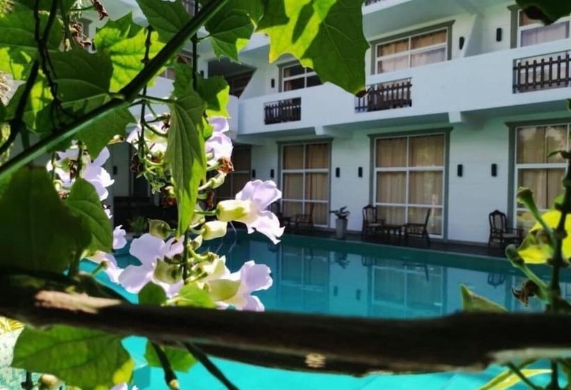Garden Beach Hotel Kalutara