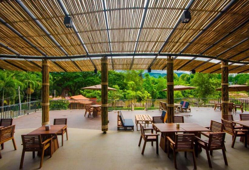 هتل Binlha Raft Resort