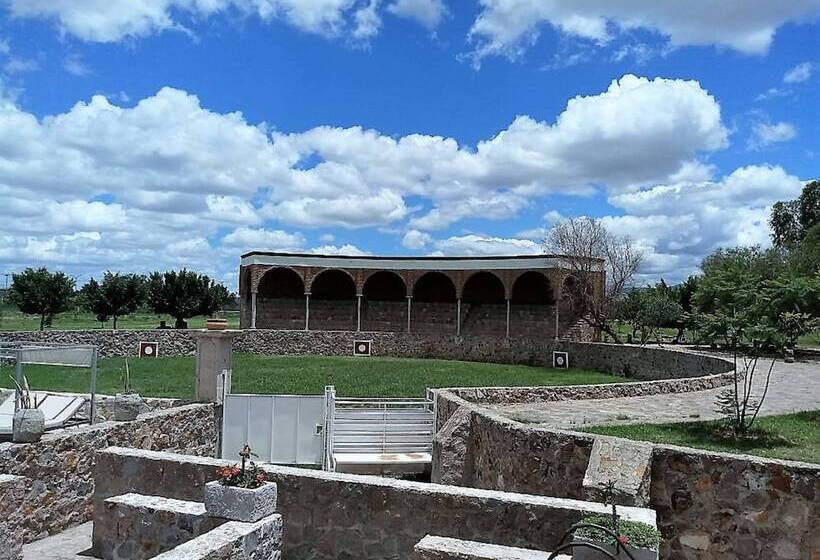 هتل Hacienda Santa Fe