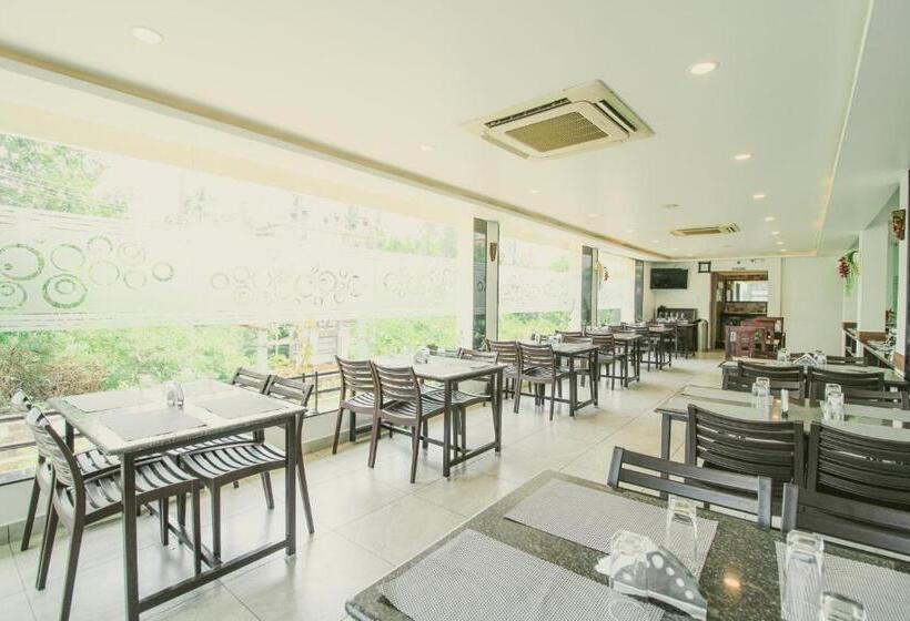 هتل White Pearl Residency