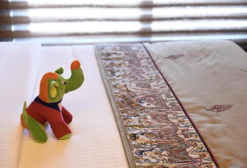 渡假胜地  The Lalit Mangar