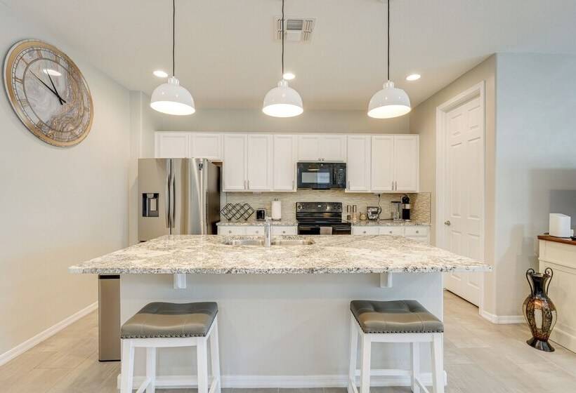 Central Casa Grande Home In Quiet Neighborhood