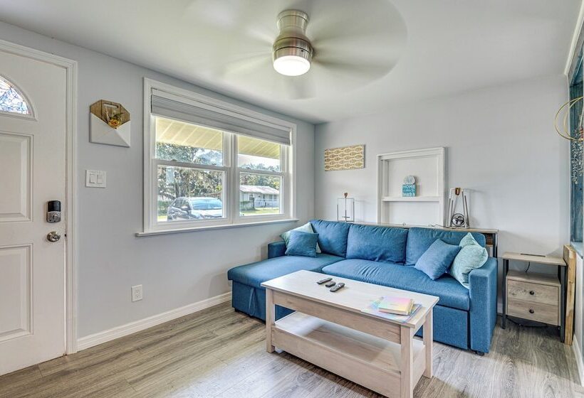 Centrally Located Merritt Island Cottage W/ Deck!