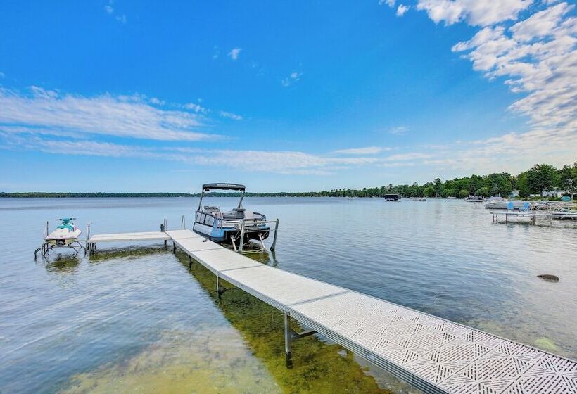 Charming Bear Lake Cottage W/ Dock & Paddleboards!