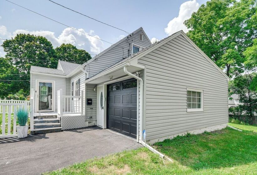 3 Mi To Dtwn Syracuse: Home W/ Fenced Yard!