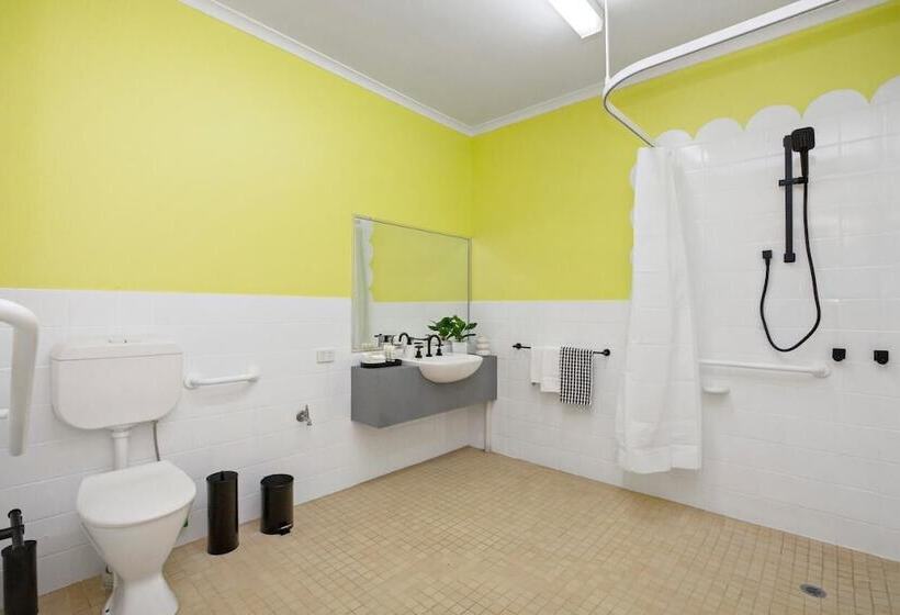فندق فئة نجمة واحدة Fitzroy Private Rooms   132 Nicholson Homestay