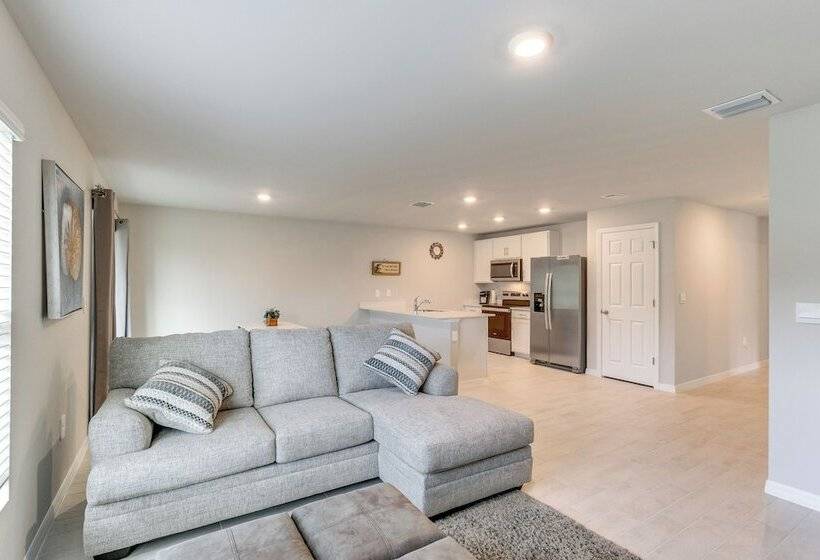 Port Charlotte Retreat Near Beach & Rays Stadium!