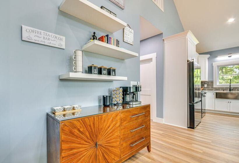 Private Hot Tub: Lakefront Connelly Springs Escape