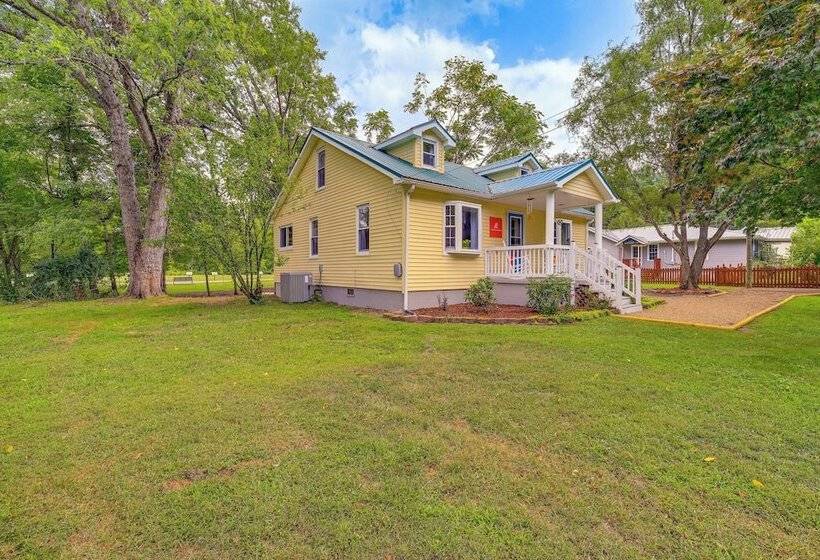 Updated Damascus Cottage On Appalachian Trail!