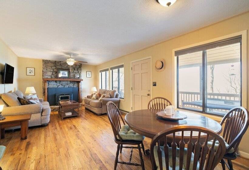 Ash Vale By Avantstay Spacious Deck W/ Views, Ping Pong Table