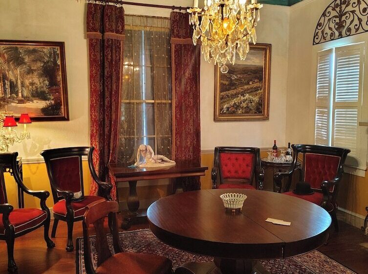 مبيت وإفطار Lafleur Guest House