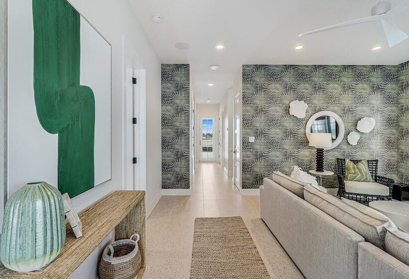 Friday S Comin  132 Bar