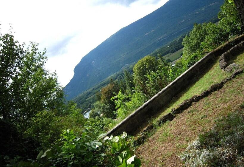 호텔 Renovated Castle Apartment With Swimming Pool