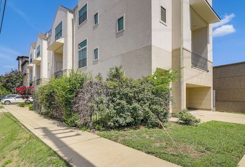 Houston Home W/ Rooftop Patio   3 Mi To Downtown!