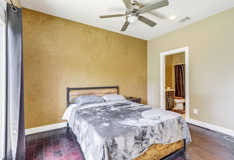 Houston Home W/ Rooftop Patio   3 Mi To Downtown!