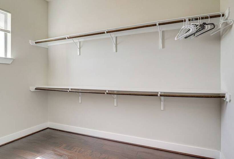 Houston Home W/ Rooftop Patio   3 Mi To Downtown!