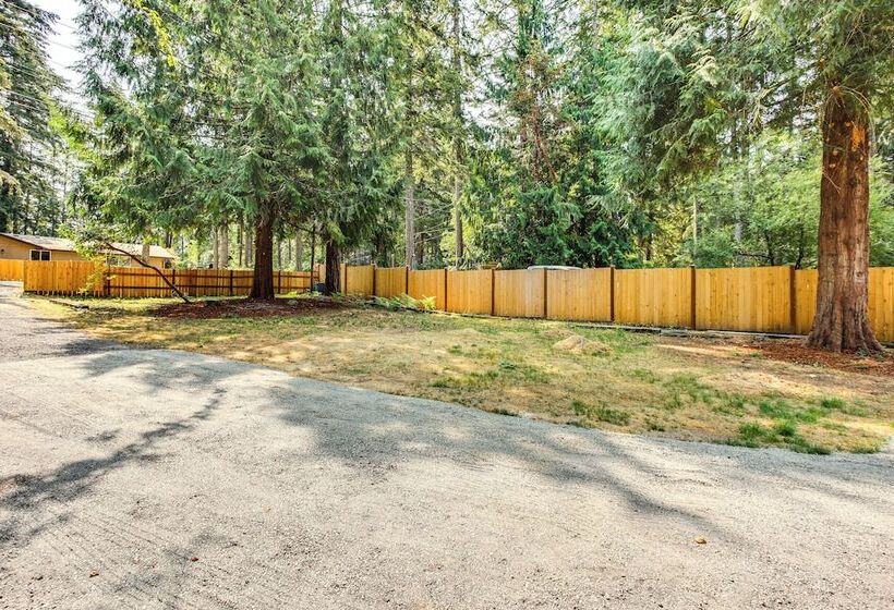 Lakefront Gig Harbor Home W/ Deck & Views