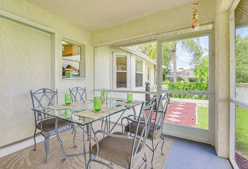 Lakefront Venice Home: 4 Mi To Manasota Key Beach!