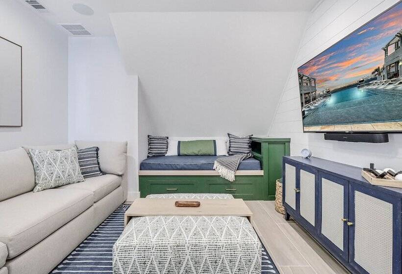 Lakeside Luxury 230 Lak