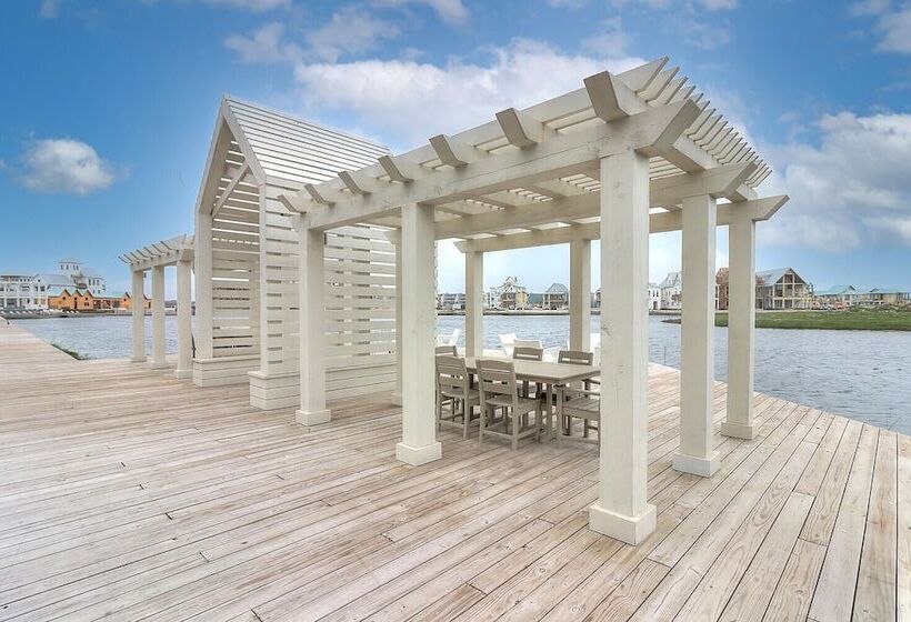 Lakeside Luxury 230 Lak