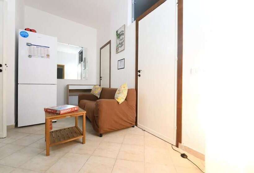 پانسیون Room In Apartment   Terrasinipalermovacation For 2 Guests New