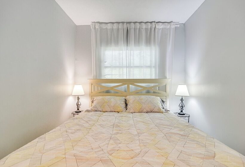 Pet Friendly Largo Duplex W/ Patio!