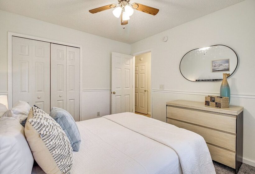 Pet Friendly Savannah Home W/ Cozy Fireplace!