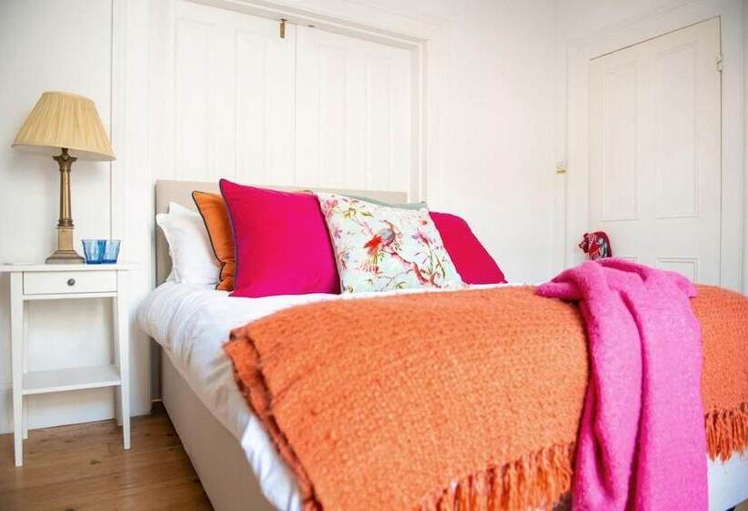 Резиденция Beautiful 5 Bedroom Regency House / Pets Welcome