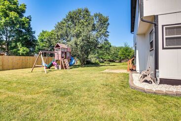 Spacious Olathe Home W/ Fireplace: Near Parks!