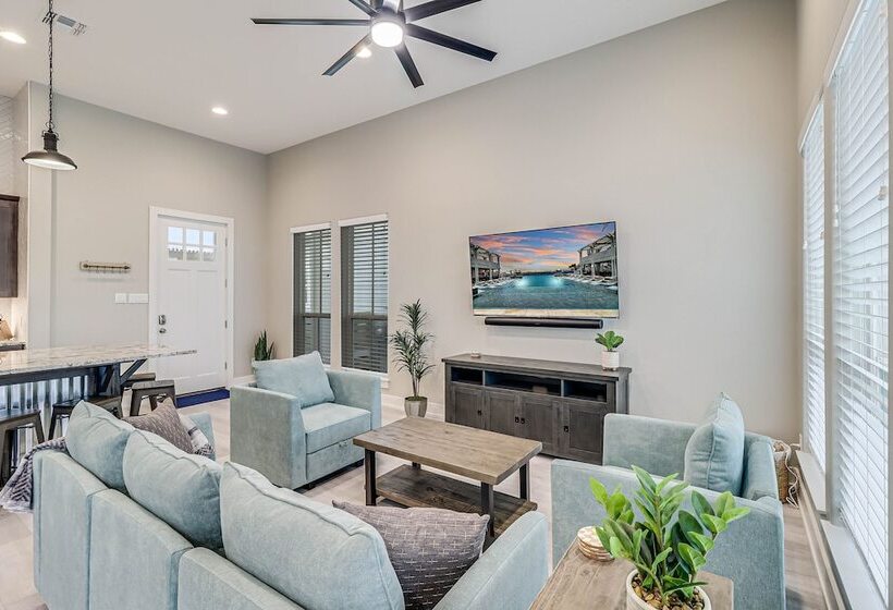 Sunday Funday 114 Bar