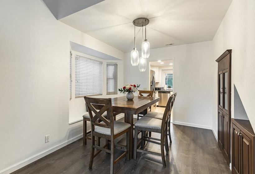 Sweetwater By Avantstay Yard W/ Hottub & Firepit