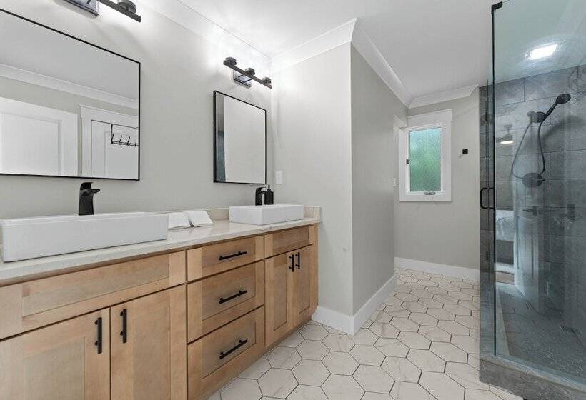 Water Break At The Lake By Avantstay Lakefront + Private Dock