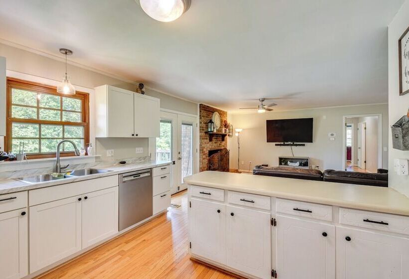West Union Home W/ Saltwater Pool On 2 Acres!