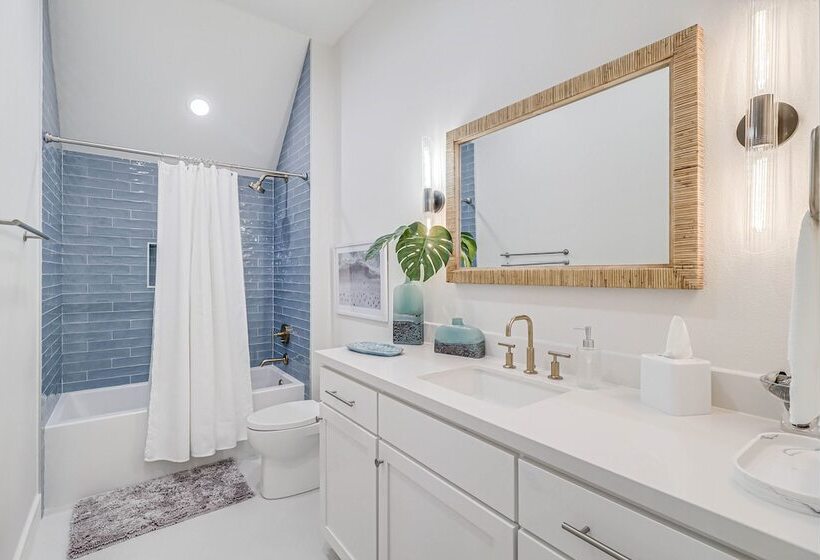 Whale Of A Time 154 Sou