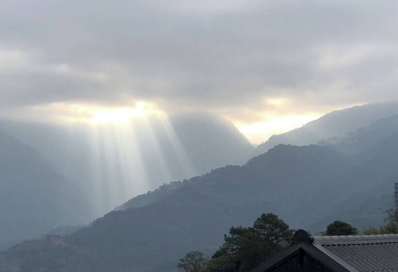 تختخواب و صبحانه Cingjing Morning Star