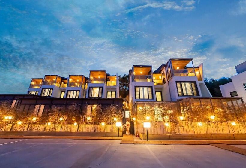 Carrot Ryokan Poolvilla