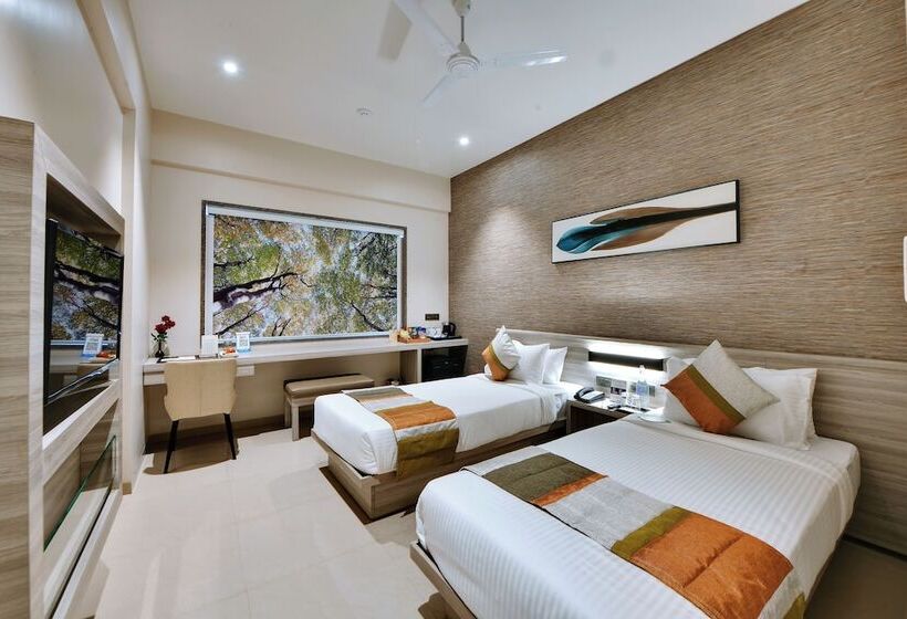 Click Hotel Pithampur