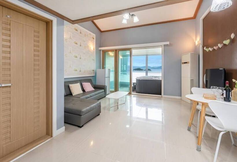 Yeosu Falling In Blue Ocean View Pension
