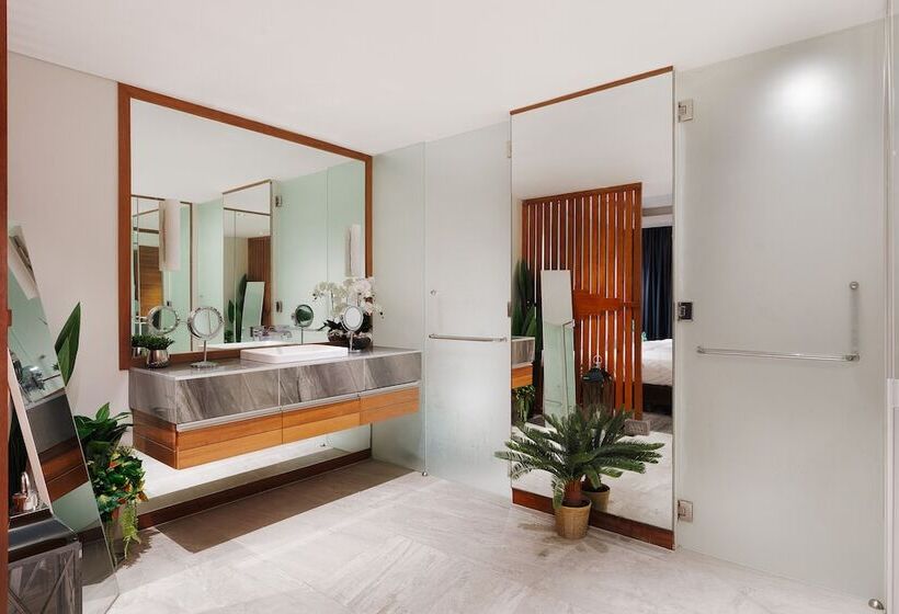 هتل Bluepoint Seaview Patong 818