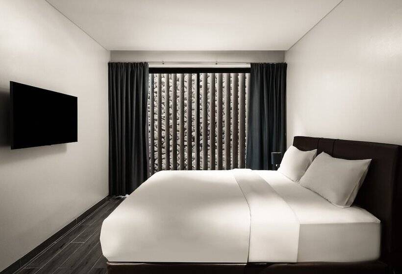 هتل Bluepoint Seaview Patong 818