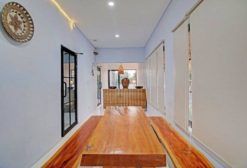 호텔 Collection O 93004 Double D Guest House
