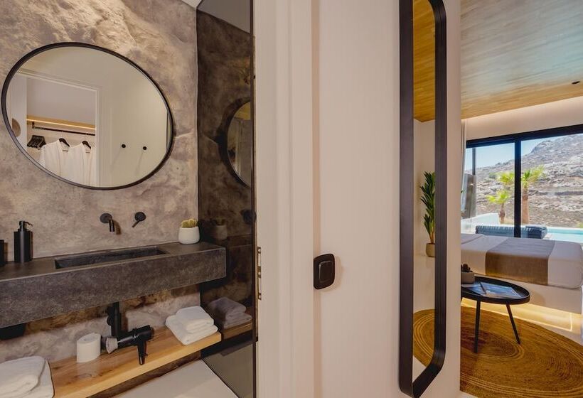 هتل Ftelia Black Villas