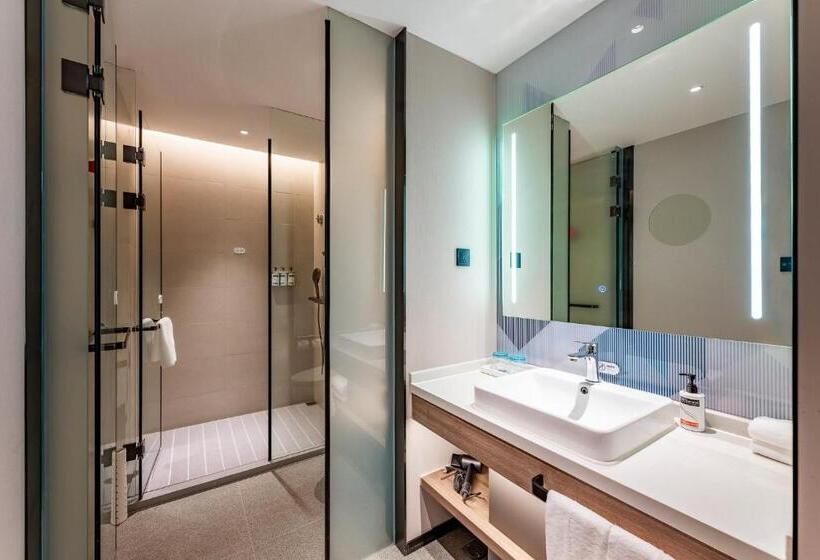 هتل Holiday Inn Express Shanghai Jing An Temple, An Ihg
