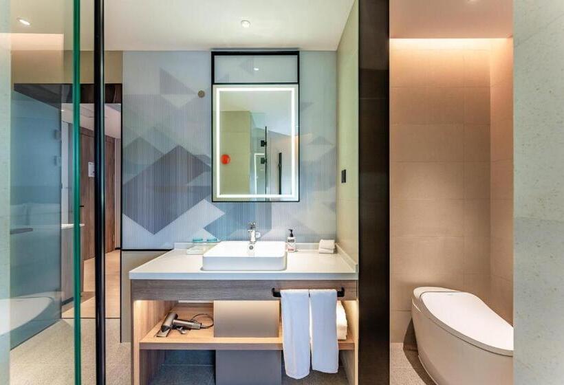 هتل Holiday Inn Express Shanghai Jing An Temple, An Ihg