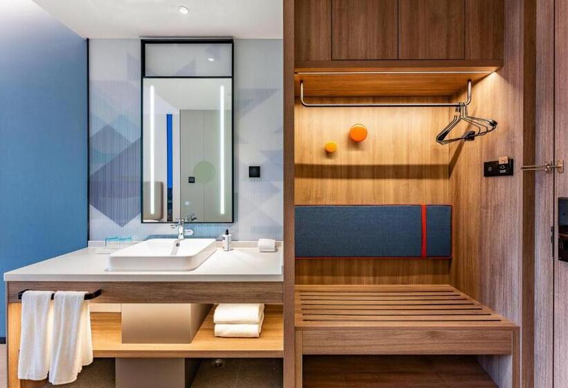 هتل Holiday Inn Express Shanghai Jing An Temple, An Ihg