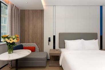 هتل Holiday Inn Express Shanghai Jing An Temple, An Ihg